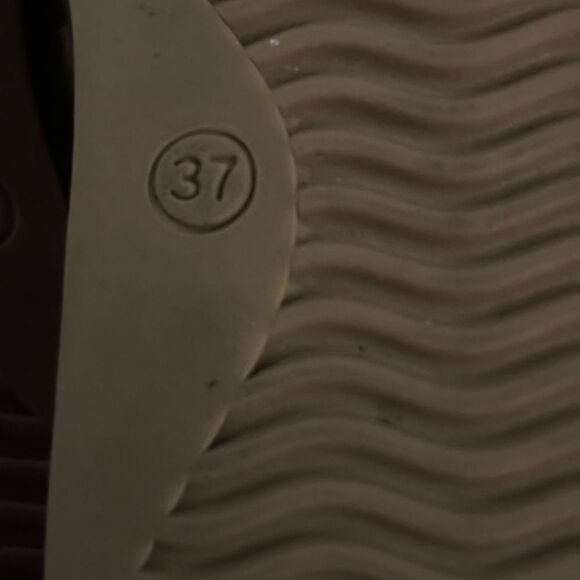 Softwaves
Cadie Sneaker in Camel / Size 37 - Picture 10 of 10